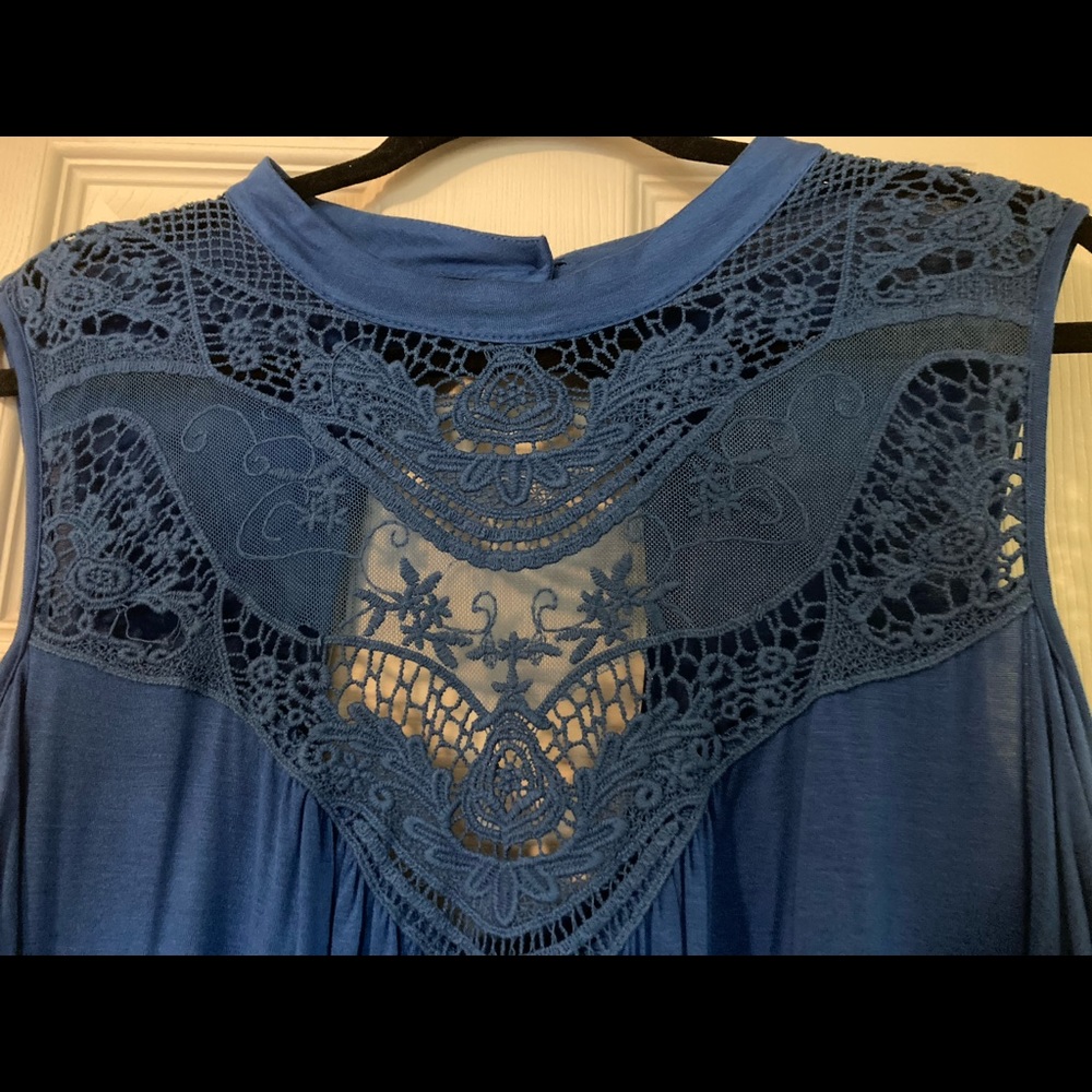 Dress - Picture 3 of 4